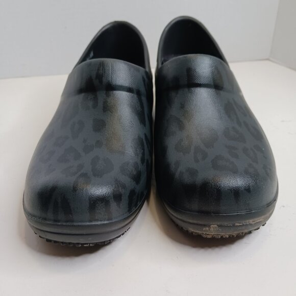 Crocs Women's Animal Print Clog size 8M - Picture 10 of 10